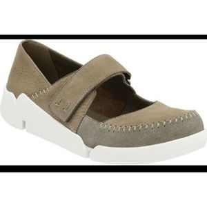 Clarks Taupe Nubuck Trigenic Flat Mary Jane Shoe 9